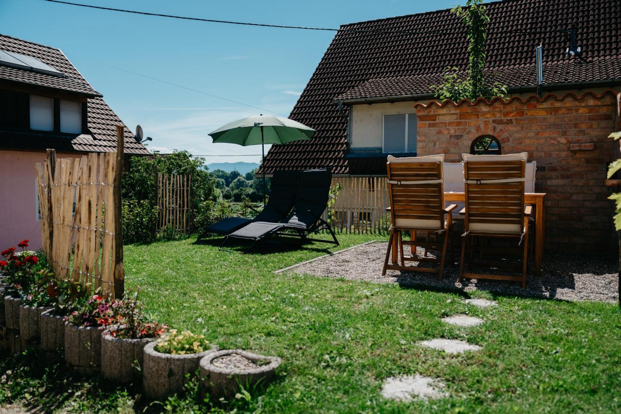 Ferienwohnung Am Weinberg Boetzingen 外观 照片